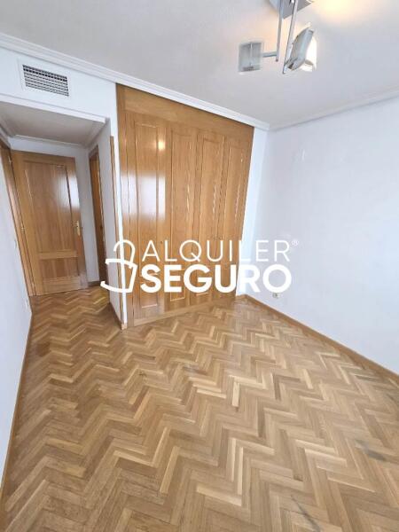 Piso en Glorieta Primero de Mayo, COSLADA MADRID