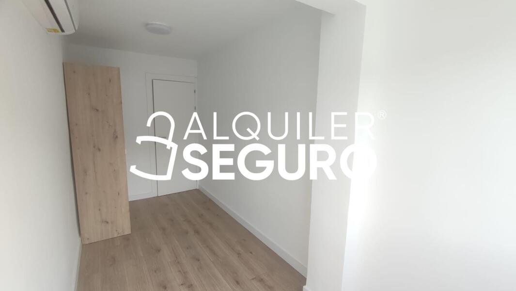 Inmueble en Calle Melchor Fernández Almagro, MADRID