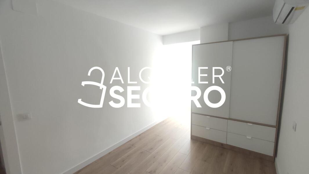 Inmueble en Calle Melchor Fernández Almagro, MADRID