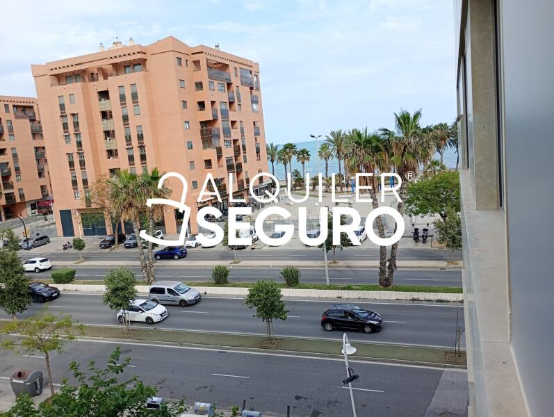 Piso en Calle Pacifico, MÁLAGA MÁLAGA