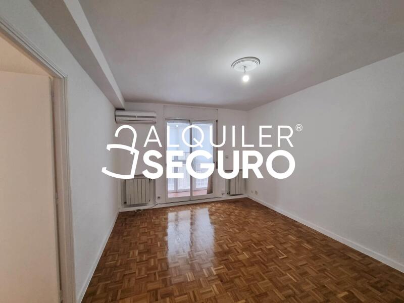 Inmueble en Calle Reina Mercedes, MADRID