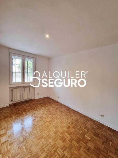 Inmueble en Calle Reina Mercedes, MADRID