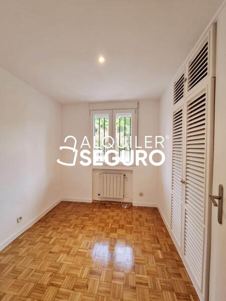 Inmueble en Calle Reina Mercedes, MADRID