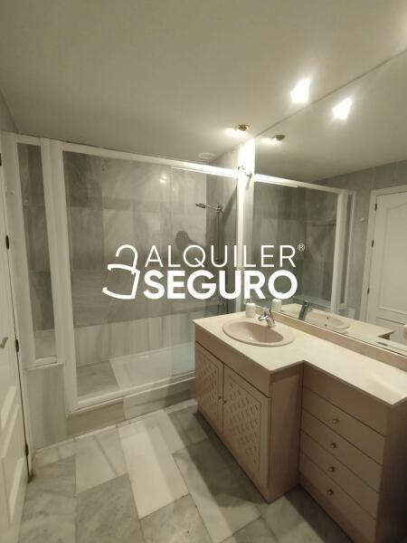 Inmueble en Avenida Antonio Belón, MÁLAGA