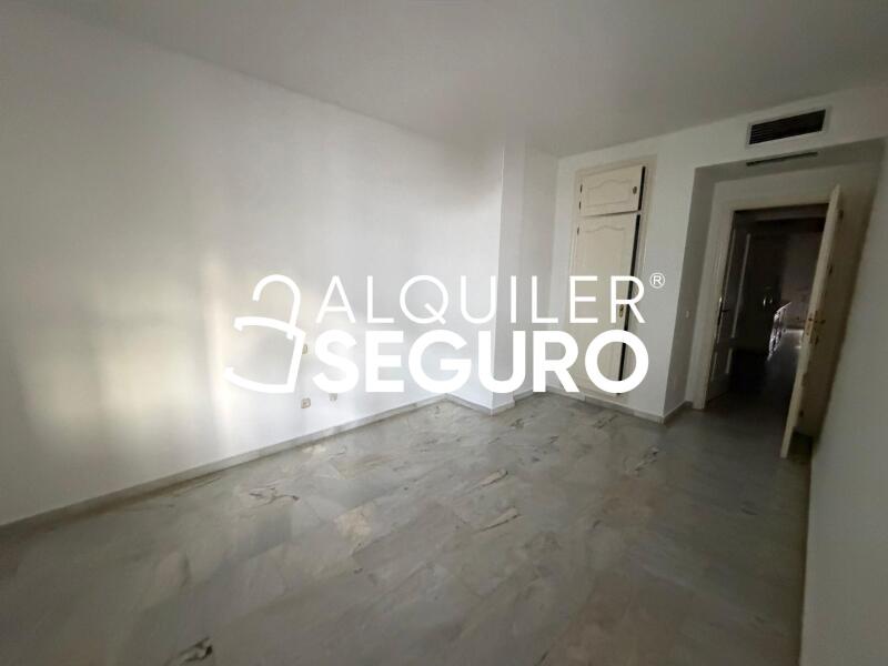 Inmueble en Avenida Antonio Belón, MÁLAGA