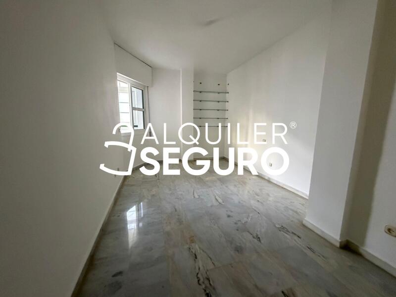 Inmueble en Avenida Antonio Belón, MÁLAGA