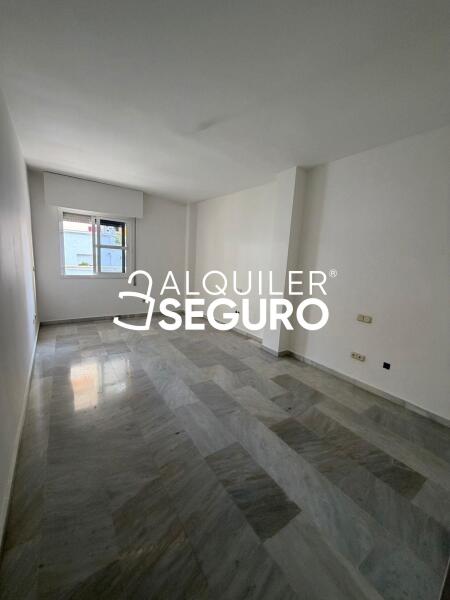 Inmueble en Avenida Antonio Belón, MÁLAGA