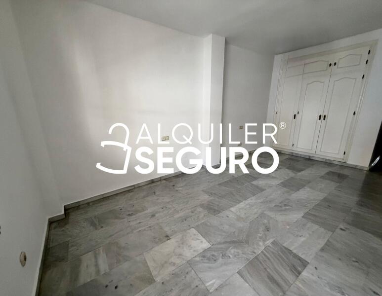 Inmueble en Avenida Antonio Belón, MÁLAGA
