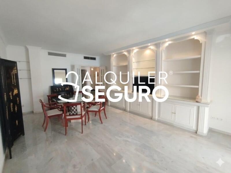 Inmueble en Avenida Antonio Belón, MÁLAGA