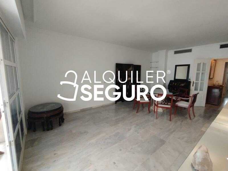 Inmueble en Avenida Antonio Belón, MÁLAGA