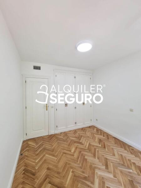 Inmueble en Avenida Talgo, MADRID