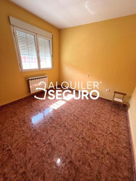 Piso en Calle Rosalía de Castro, SESEÑA TOLEDO