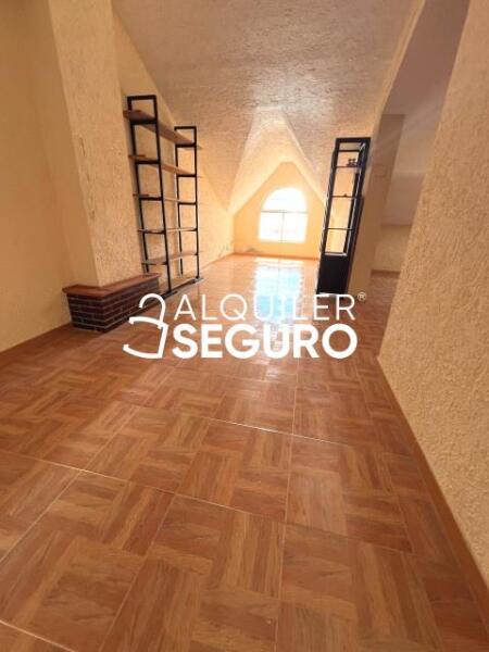 Piso en Calle Rosalía de Castro, SESEÑA TOLEDO