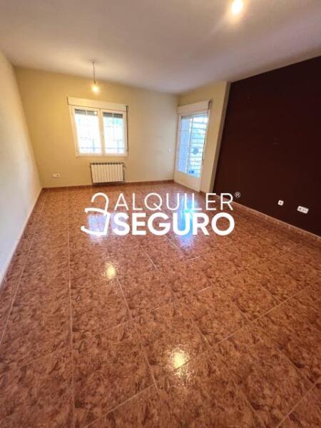 Piso en Calle Rosalía de Castro, SESEÑA TOLEDO