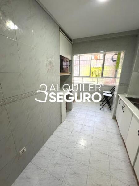 Inmueble en Calle del Priorato , MADRID