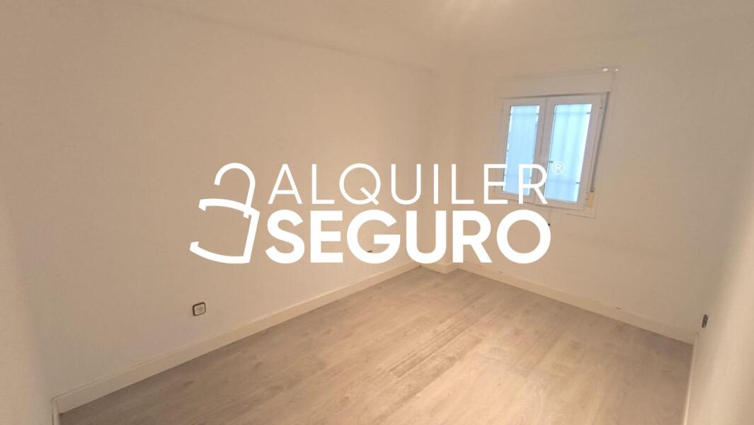 Inmueble en Calle Cantillana, SEVILLA