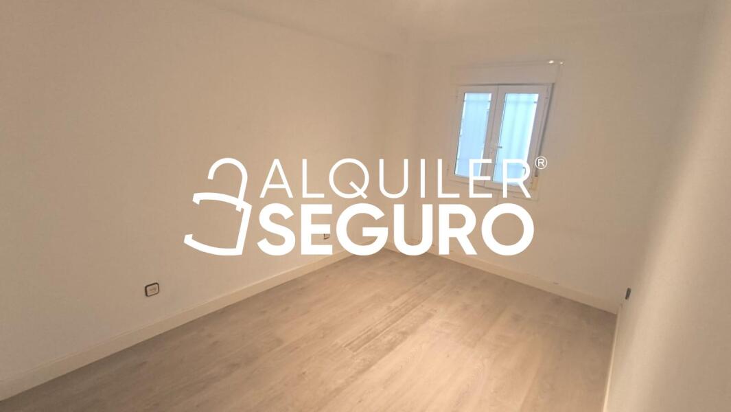 Inmueble en Calle Cantillana, SEVILLA