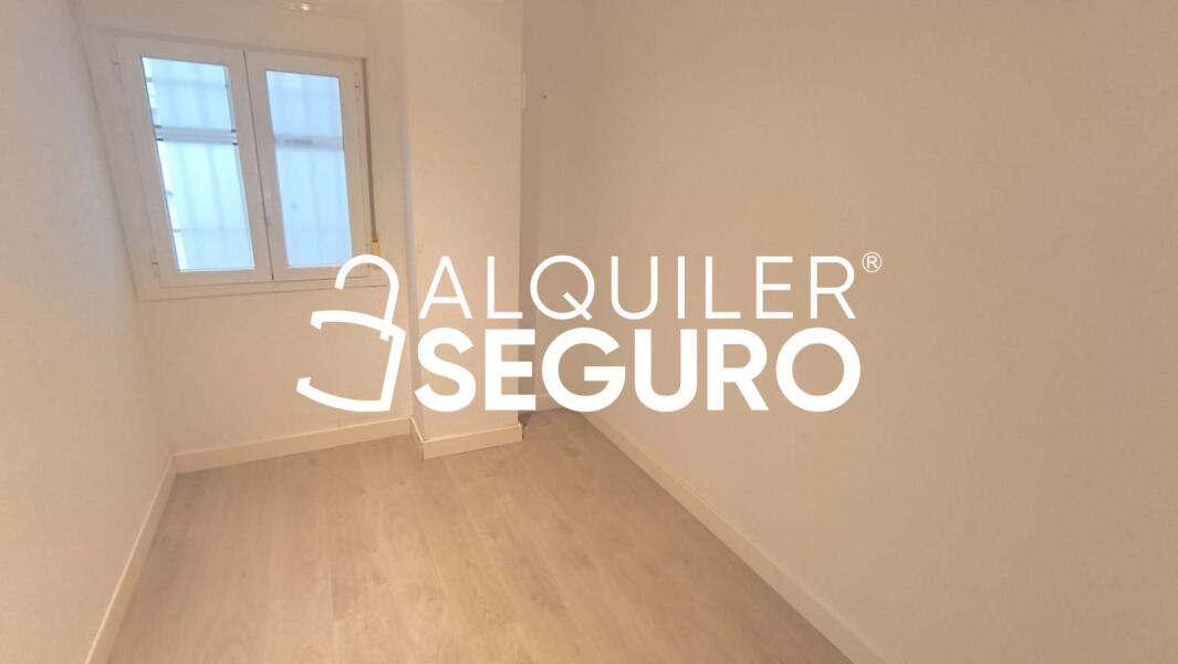 Inmueble en Calle Cantillana, SEVILLA