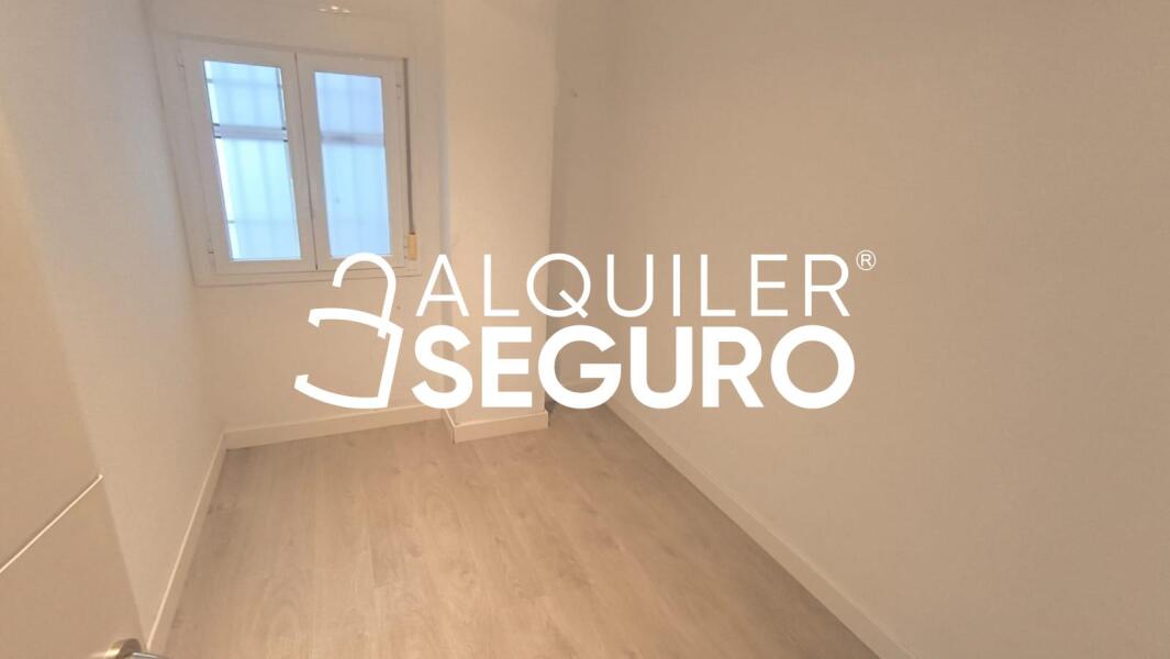 Inmueble en Calle Cantillana, SEVILLA