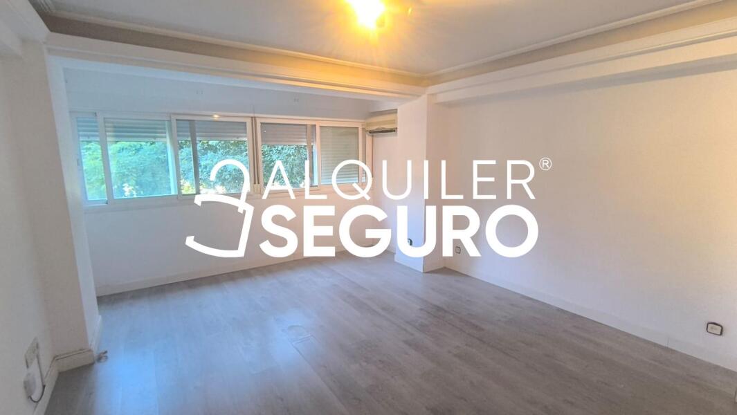 Inmueble en Calle Cantillana, SEVILLA