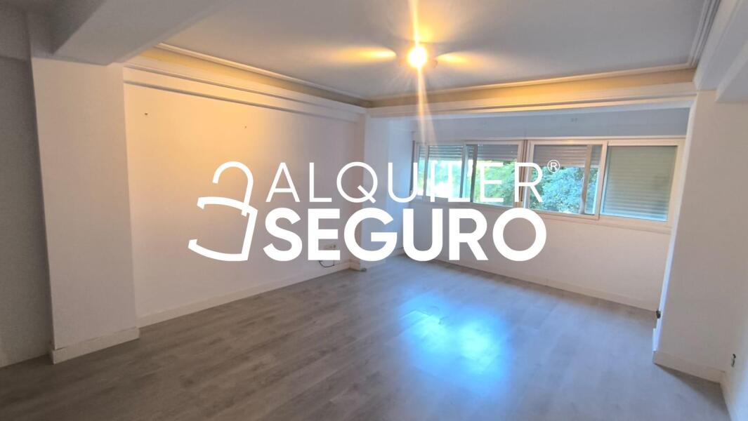 Inmueble en Calle Cantillana, SEVILLA
