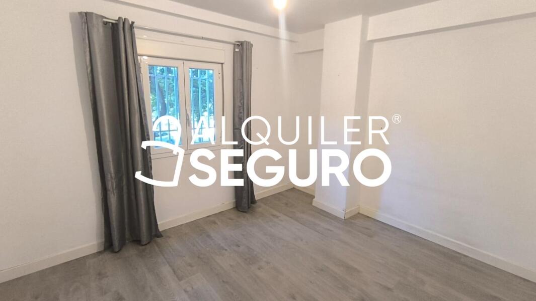 Inmueble en Calle Cantillana, SEVILLA