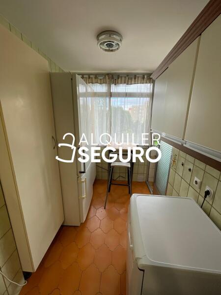 Inmueble en Calle Simon Hernandez , MADRID