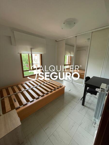 Inmueble en Calle Simon Hernandez , MADRID