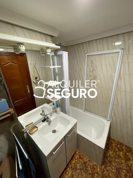 Inmueble en Calle Simon Hernandez , MADRID