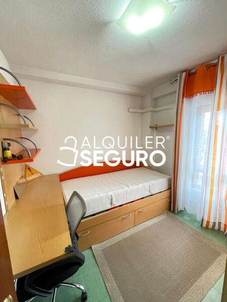 Inmueble en Calle Simon Hernandez , MADRID