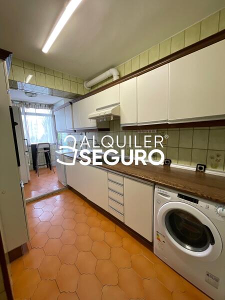 Inmueble en Calle Simon Hernandez , MADRID