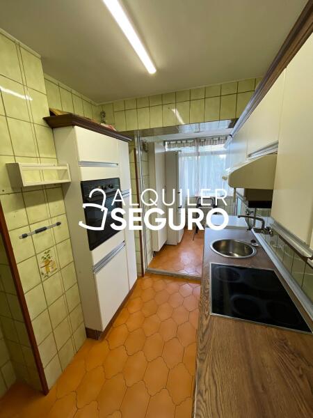 Inmueble en Calle Simon Hernandez , MADRID