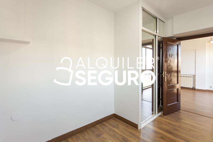 Inmueble en Calle de La Bañeza, MADRID