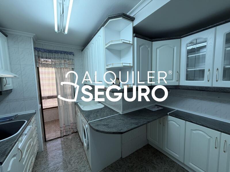 Inmueble en Calle Osa Mayor, MADRID