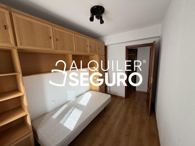 Inmueble en Calle Osa Mayor, MADRID
