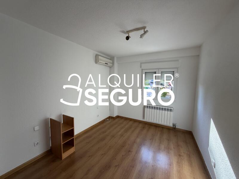 Inmueble en Calle Osa Mayor, MADRID