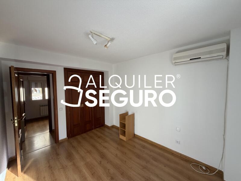 Inmueble en Calle Osa Mayor, MADRID