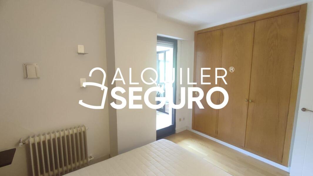 Inmueble en Calle Santiago de Compostela, MADRID
