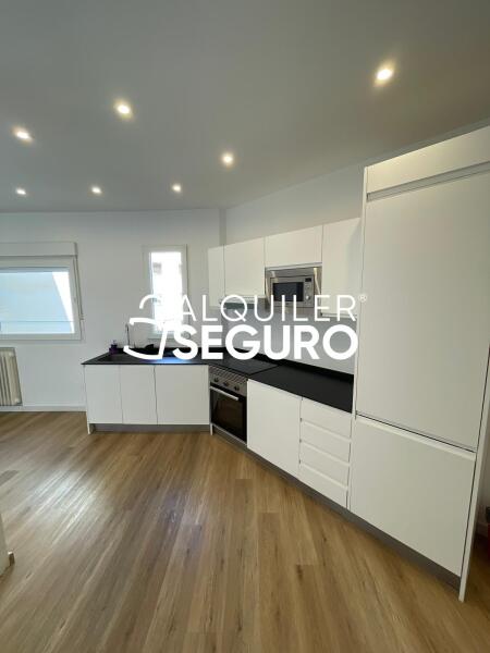 Apartment - 2 bed, 55m² in MADRID - Image 3