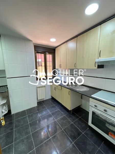 Apartment - 3 bed, 100m² in MADRID - Image 3