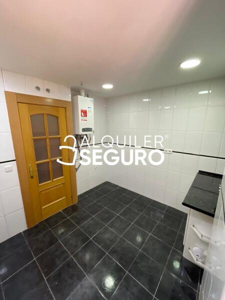 Apartment - 3 bed, 100m² in MADRID - Image 5