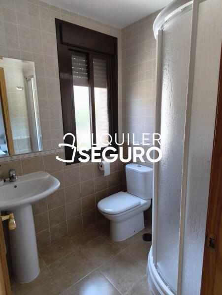 Piso en Calle Castaños de la Villa, LA ADRADA ÁVILA
