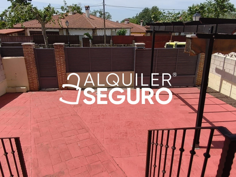 Piso en Calle Castaños de la Villa, LA ADRADA ÁVILA
