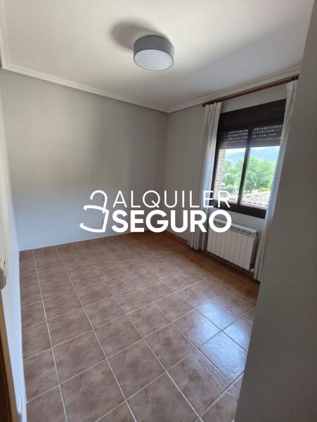 Piso en Calle Castaños de la Villa, LA ADRADA ÁVILA