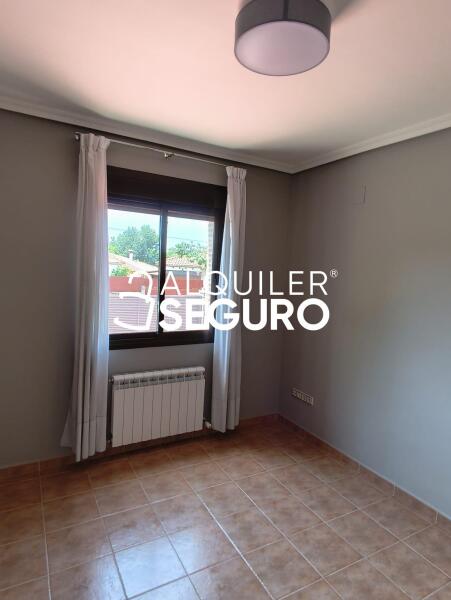 Piso en Calle Castaños de la Villa, LA ADRADA ÁVILA