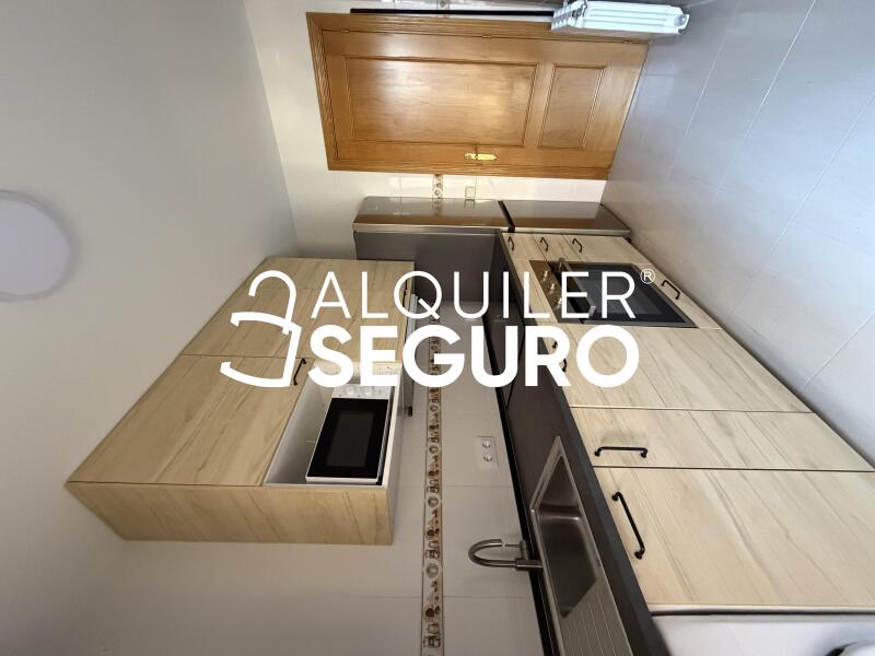 Inmueble en Calle Alamillos de los , MADRID
