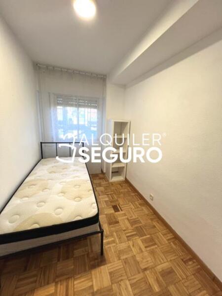 Inmueble en Calle Bureba, MADRID