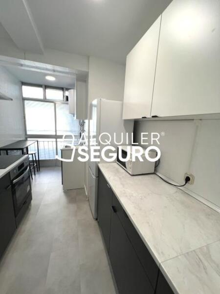 Inmueble en Calle Bureba, MADRID