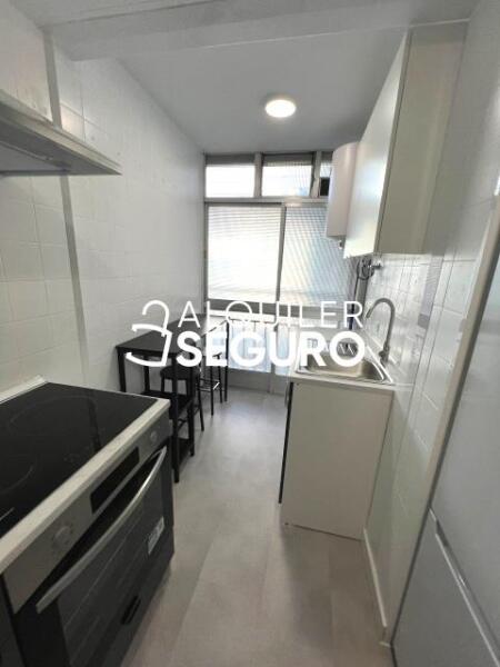 Inmueble en Calle Bureba, MADRID