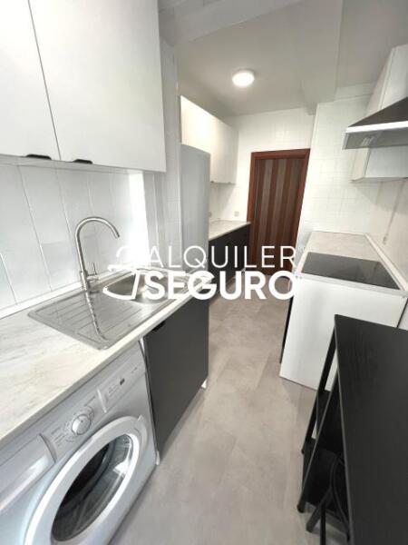 Inmueble en Calle Bureba, MADRID
